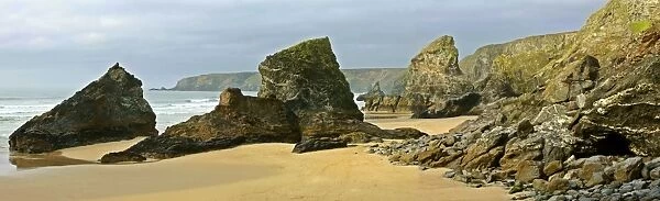 Bedruthan Steps rugged coastline with sea stacks Cornwall, England, UK