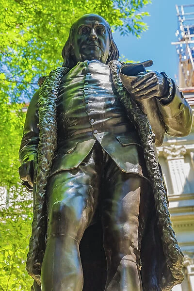 Benjamin Franklin Statue, Boston, Massachusetts. Front of the Boston Latin School founded 1635. Statue created 1865 by Richard Greenough. (Editorial Use Only) Date: 23-12-2020