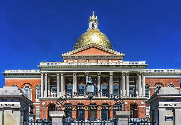 Golden Dome State House State Legislature Governor Office, Boston, Massachusetts. Massachusetts State House built 1798 and gold leaf gilding 1874 Date: 22-12-2020
