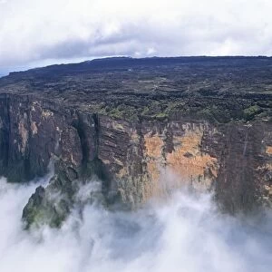 Aerial view of Mount Kukenaam (Kukenan, Kukenan, Cuguenan), eastern cliff, Venezuela, South America