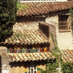 France Tiled roofs, Provence