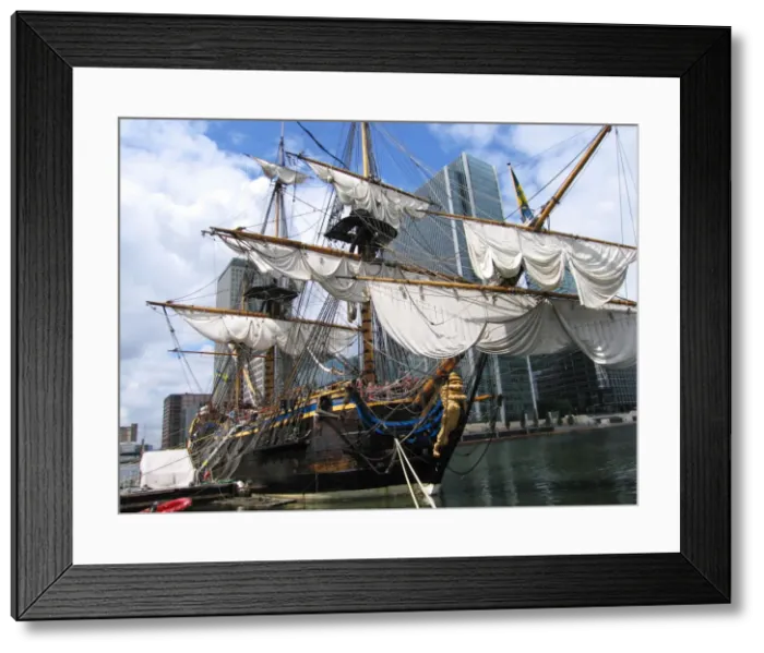 Framed Print : The Swedish Ship Gotheborg - replica of 1738 East Indiaman ship built according to traditional methods & materials. Moored at South Quay, London Framed Print : The Swedish Ship Gotheborg - replica of 1738 East Indiaman ship built according to traditional methods & materials. Moored at South Quay, London