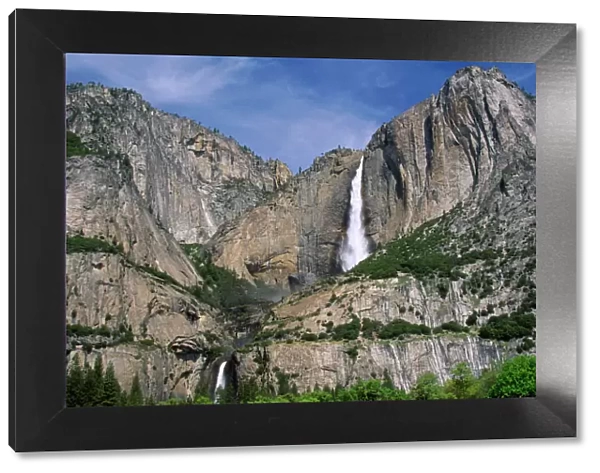 USA - upper & lower Yosemite falls Yosemite National Park, California, USA