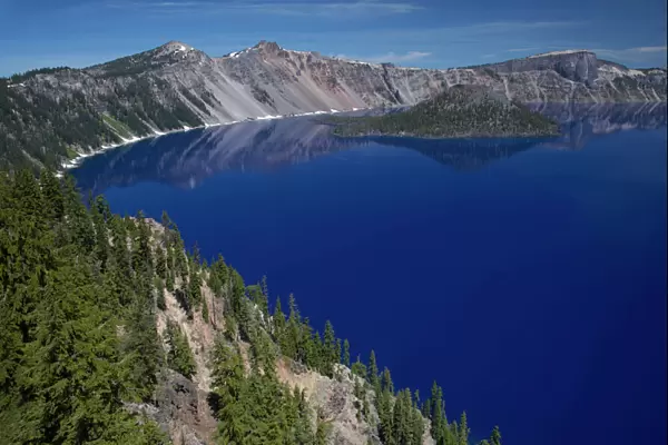 Crater Lake showing Wizard Island (volcanic cone) Lake is 1, 943 feet deep, deepest in the USA Crater Lake National Park Oregon, USA LA000702