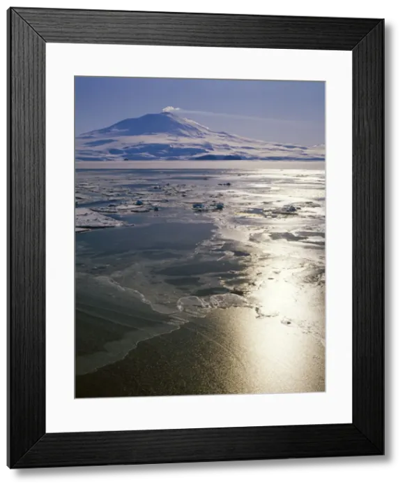 Framed Print : Antarctica - Mount Erebus active Volcano Ross Island Framed Print : Antarctica - Mount Erebus active Volcano Ross Island