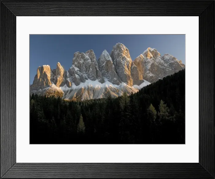 Framed Print : The Dolomites: the Geisler gruppe (up to 3000m) from Zanse Alm in the Val di Funes. Autumn, after the first snowfalls. Evening. Italy Framed Print : The Dolomites: the Geisler gruppe (up to 3000m) from Zanse Alm in the Val di Funes. Autumn, after the first snowfalls. Evening. Italy
