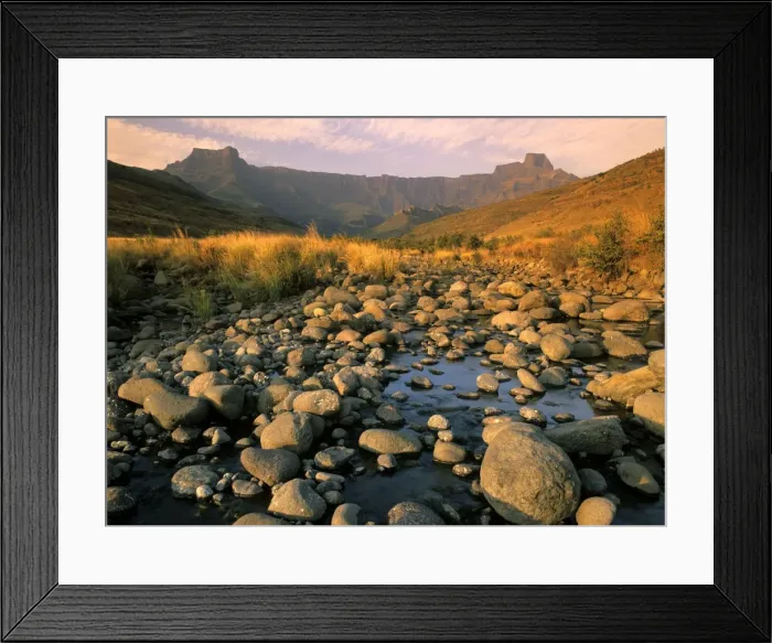 Framed Print : Amphitheatre Tugela river bed with Mount-aux-Sources called Amphitheatre Royal Natal National Park, Kwazulu / Natal, South Africa Framed Print : Amphitheatre Tugela river bed with Mount-aux-Sources called Amphitheatre Royal Natal National Park, Kwazulu / Natal, South Africa