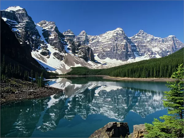 Canada - Moraine Lake in Valley of the Ten Peaks. Banff National Park, Alberta, Canada. S1720