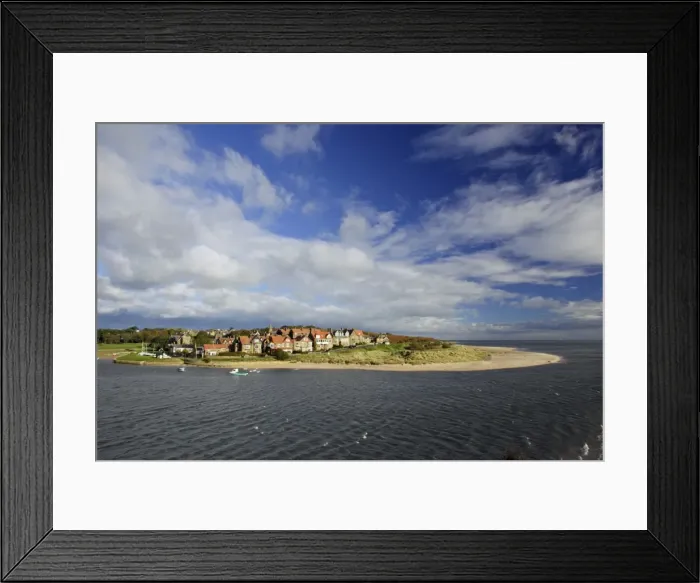 Framed Print : UK - Alnmouth coastal village and holiday resort, view from Church Hill, Northumberland, England, UK Framed Print : UK - Alnmouth coastal village and holiday resort, view from Church Hill, Northumberland, England, UK
