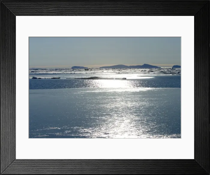 Framed Print : Sun reflection on Ice Floe North Svalbard, Spitzbergen, Norway Framed Print : Sun reflection on Ice Floe North Svalbard, Spitzbergen, Norway