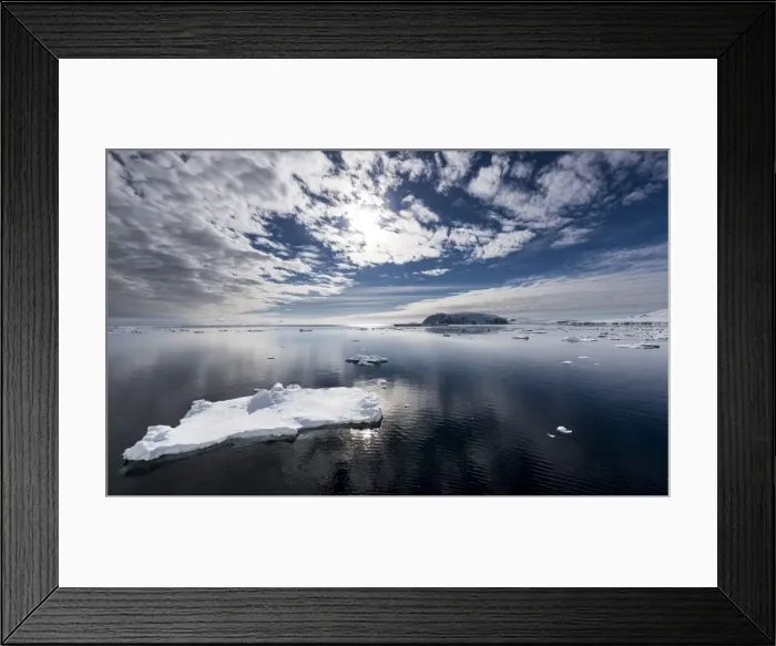 Framed Print : Picture No. 11676001 Framed Print : Picture No. 11676001