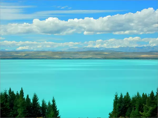 Laka Pukaki milky blue water of Lake Pukaki makes a sharp contrast to its surroundings Canterbury, South Island, New Zealand