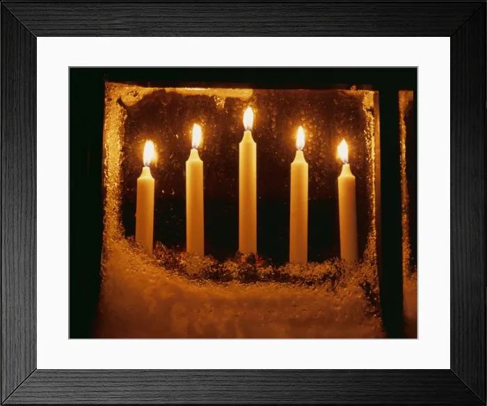 Framed Print : Frost AL 2566 Candles in frosty window © Ake Lindau / ARDEA LONDON Framed Print : Frost AL 2566 Candles in frosty window © Ake Lindau / ARDEA LONDON