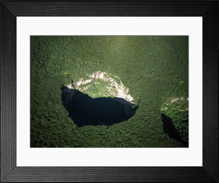 Framed Print : Venezuela - Sarisarinama sink hole in rainforest Venezuela, South America. AWA0202 Framed Print : Venezuela - Sarisarinama sink hole in rainforest Venezuela, South America. AWA0202
