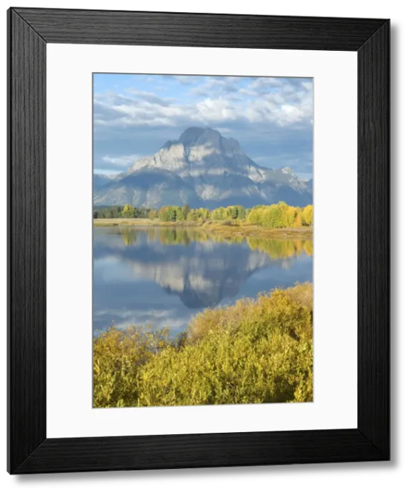 Framed Print : Early morning light - Oxbow bend - Mountain reflection on water - Grand Teton NP, USA Framed Print : Early morning light - Oxbow bend - Mountain reflection on water - Grand Teton NP, USA