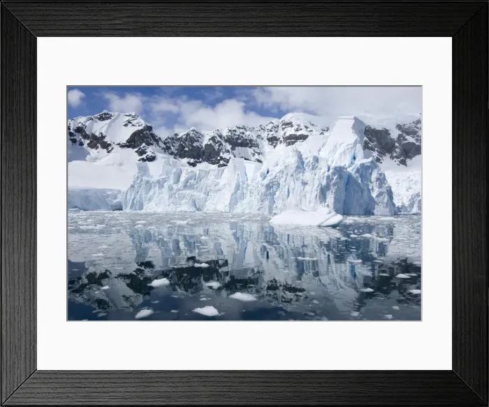 Framed Print : DDE-90023548