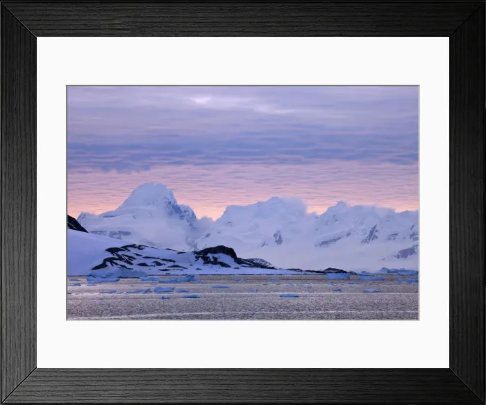 Framed Print : DDE-90023618 Framed Print : DDE-90023618