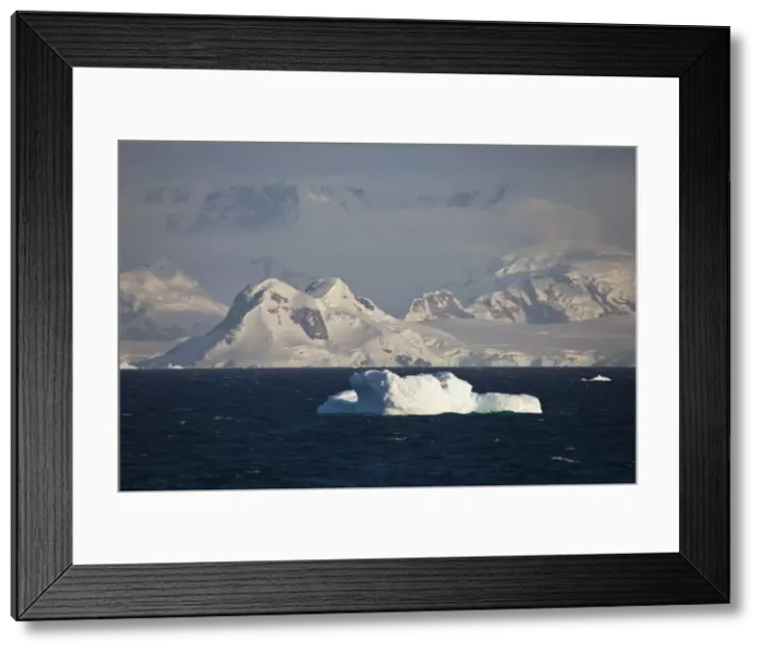 Framed Print : DDE-90023623 Framed Print : DDE-90023623