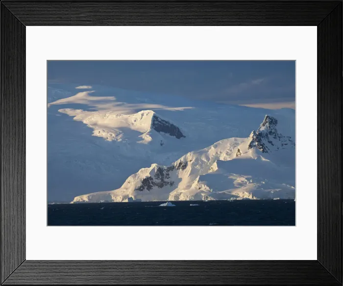 Framed Print : DDE-90023625 Framed Print : DDE-90023625