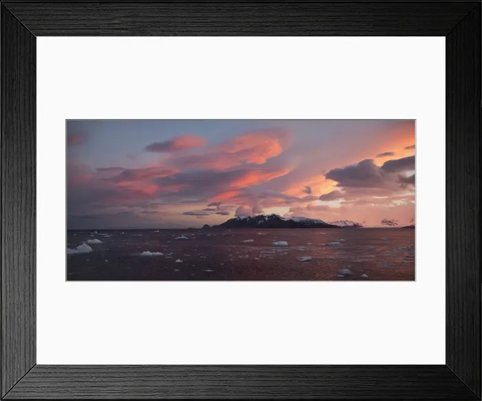 Framed Print : DDE-90023629 Framed Print : DDE-90023629