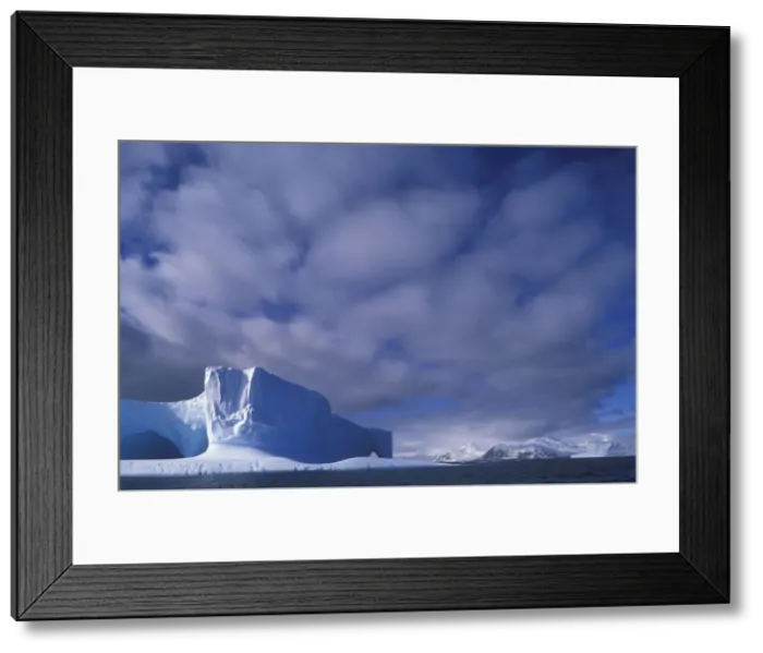 Framed Print : DDE-90023809 Framed Print : DDE-90023809