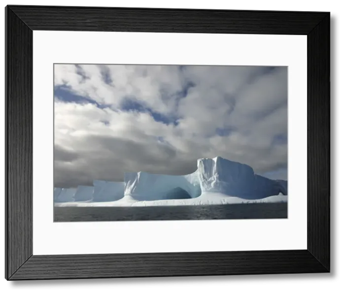 Framed Print : DDE-90023810 Framed Print : DDE-90023810