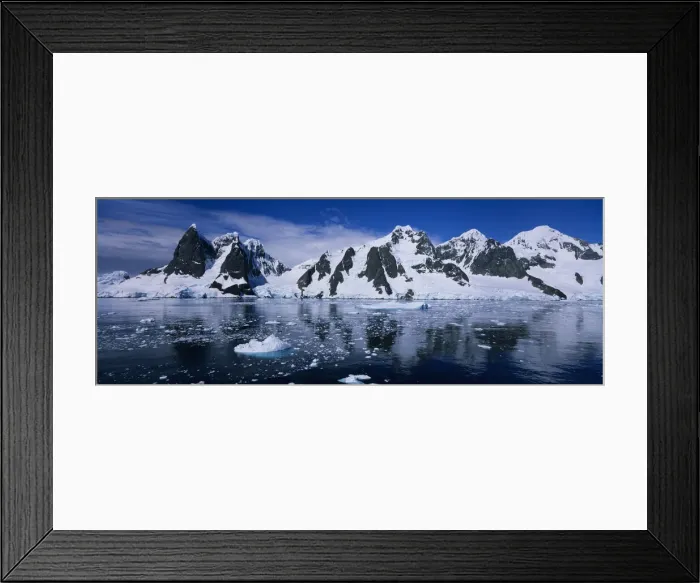 Framed Print : DDE-90023815 Framed Print : DDE-90023815