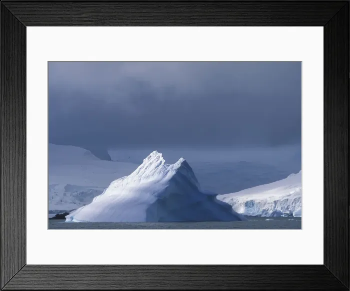 Framed Print : DDE-90023821 Framed Print : DDE-90023821