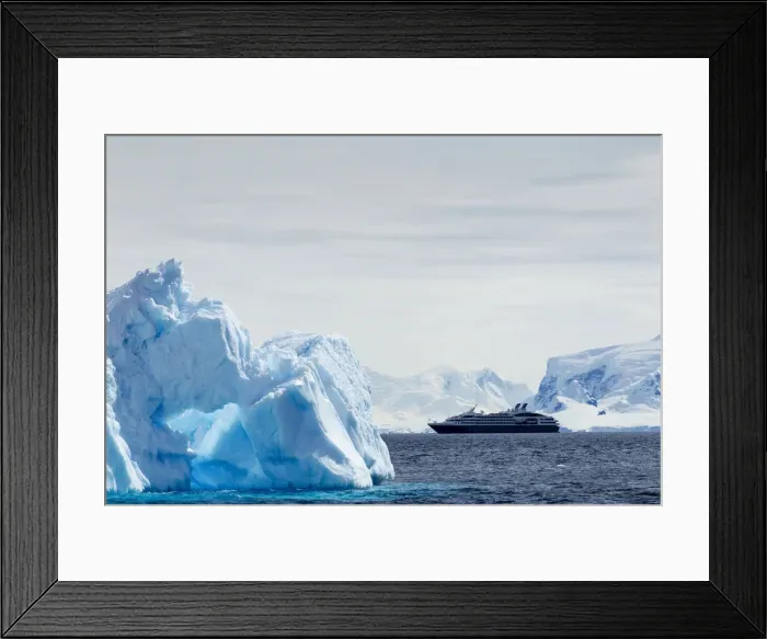Framed Print : DDE-90023878 Framed Print : DDE-90023878