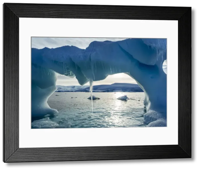 Framed Print : DDE-90023944 Framed Print : DDE-90023944