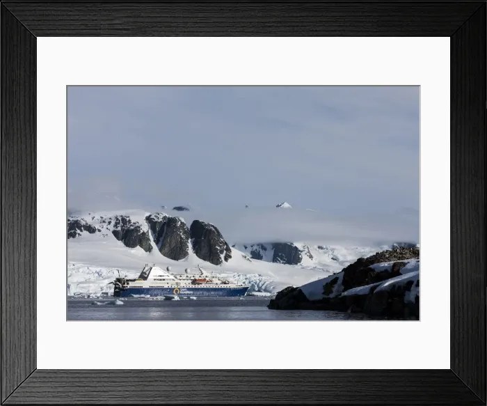 Framed Print : DDE-90023967 Framed Print : DDE-90023967