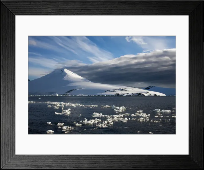 Framed Print : DDE-90024049 Framed Print : DDE-90024049