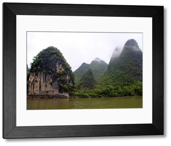 Framed Print : DDE-90024226 Framed Print : DDE-90024226