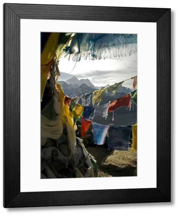 Framed Print : DDE-90025380 Framed Print : DDE-90025380
