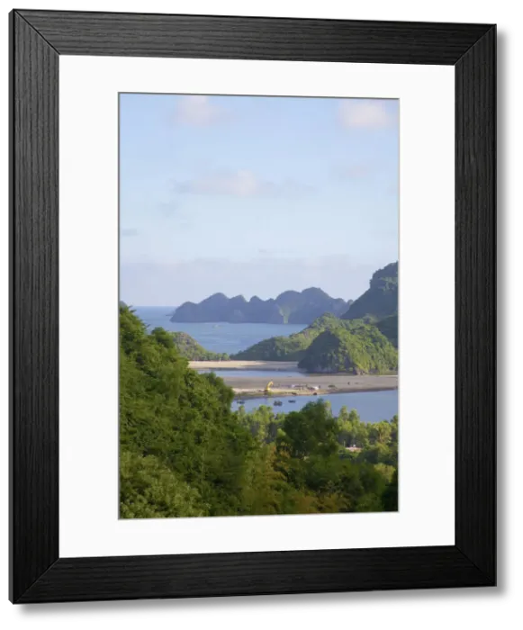 Framed Print : DDE-90025651