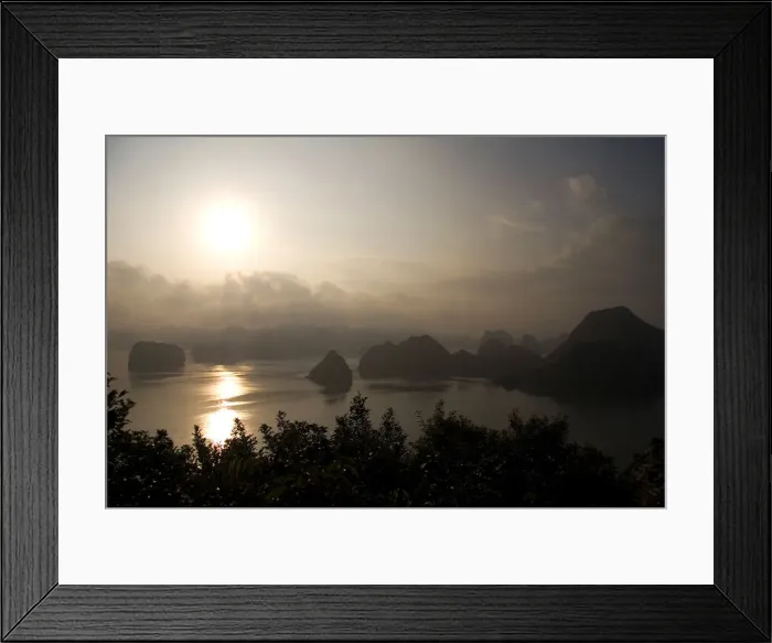Framed Print : DDE-90025680 Framed Print : DDE-90025680