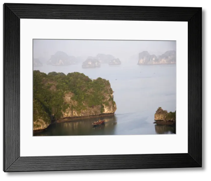 Framed Print : DDE-90025682 Framed Print : DDE-90025682