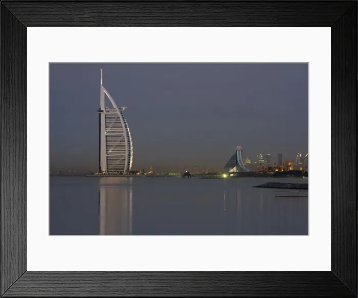 Framed Print : DDE-90025771