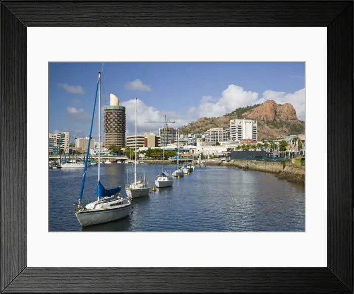 Framed Print : DDE-90026281