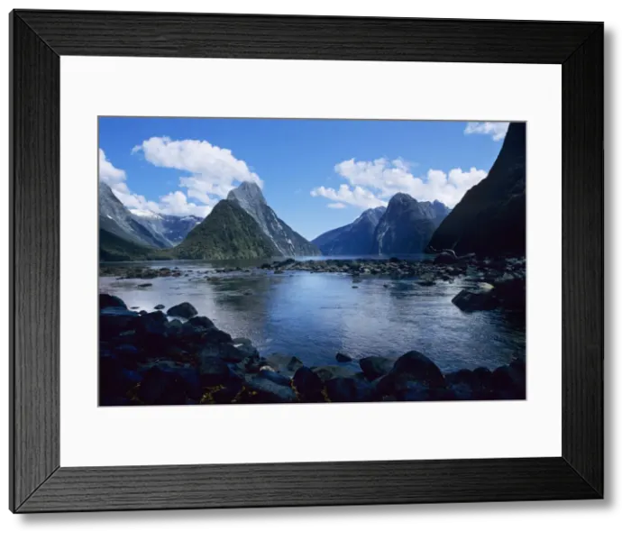 Framed Print : DDE-90026721 Framed Print : DDE-90026721