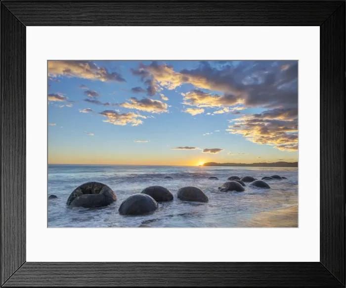 Framed Print : DDE-90026870 Framed Print : DDE-90026870