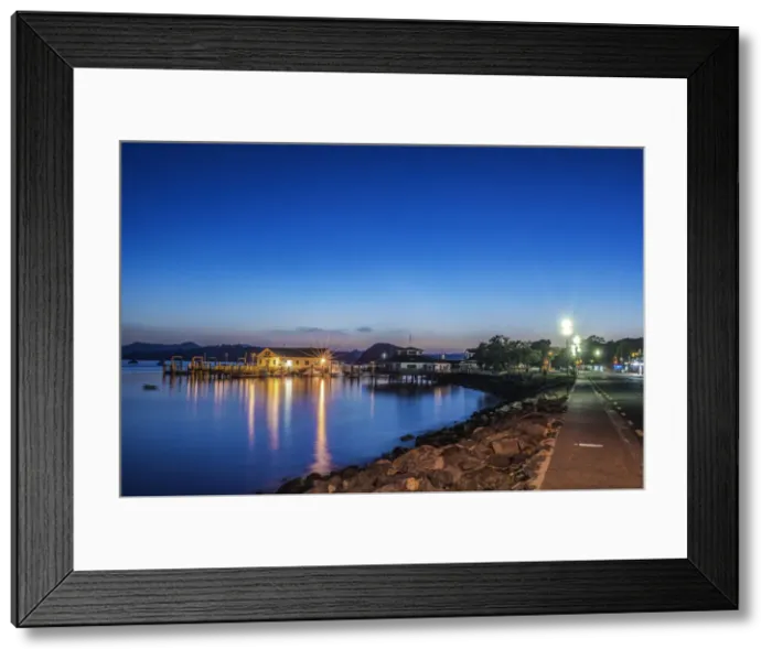 Framed Print : DDE-90026909 Framed Print : DDE-90026909