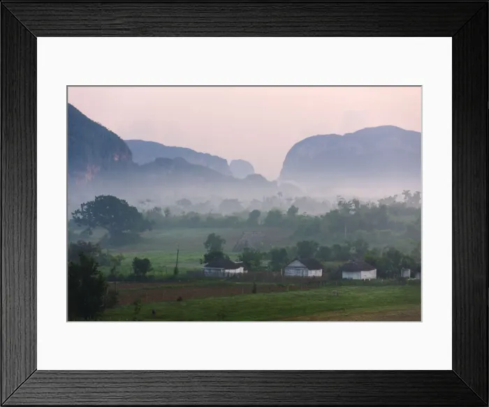 Framed Print : DDE-90027195 Framed Print : DDE-90027195