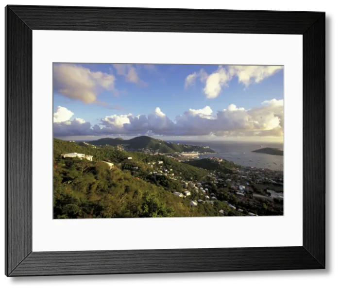 Framed Print : DDE-90027410