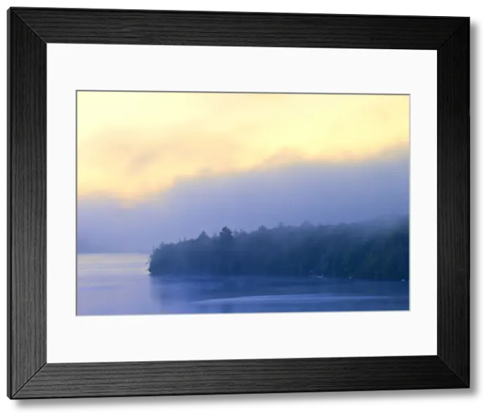 Framed Print : DDE-90028437 Framed Print : DDE-90028437