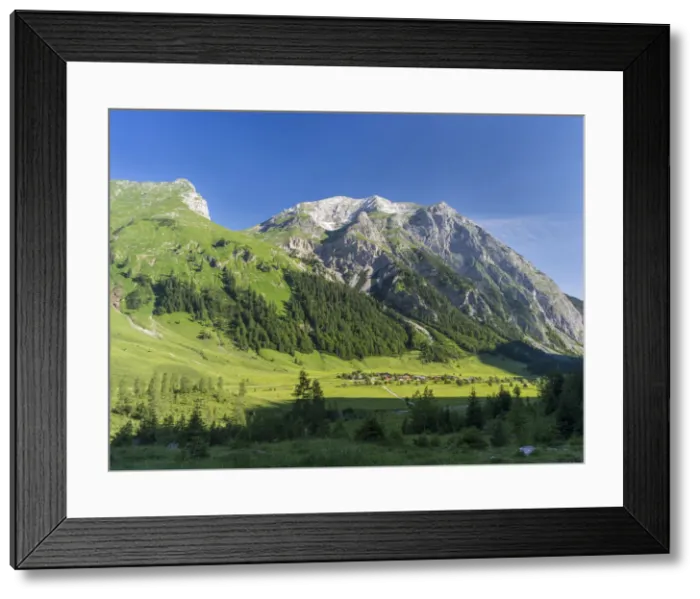 Framed Print : DDE-90028972 Framed Print : DDE-90028972