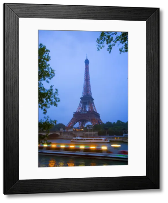 Framed Print : DDE-90029345