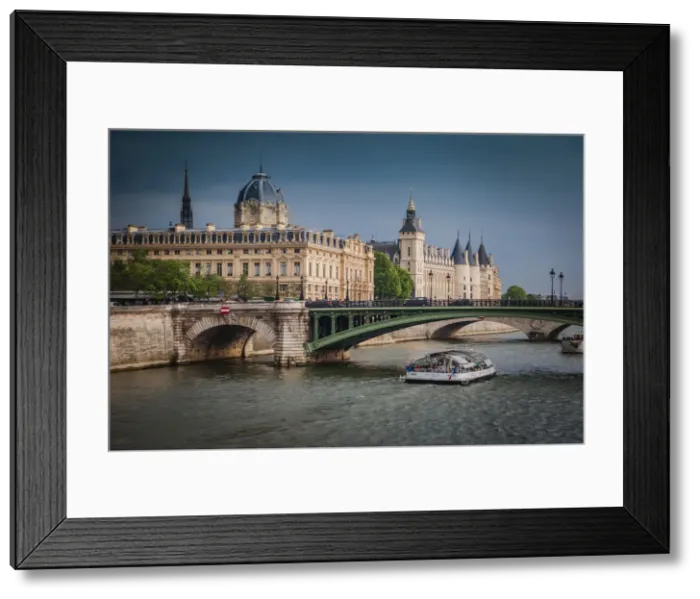 Framed Print : DDE-90029726 Framed Print : DDE-90029726