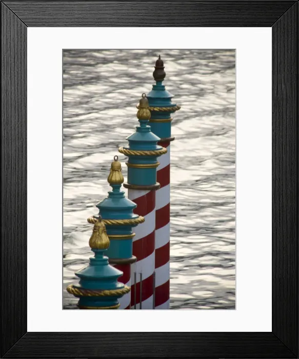 Framed Print : DDE-90032157 Framed Print : DDE-90032157