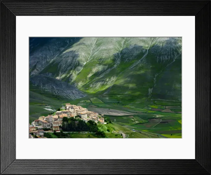Framed Print : DDE-90032192 Framed Print : DDE-90032192
